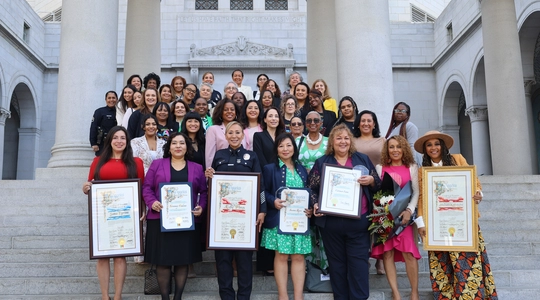 Group photo of all Pioneer Women Award atendees