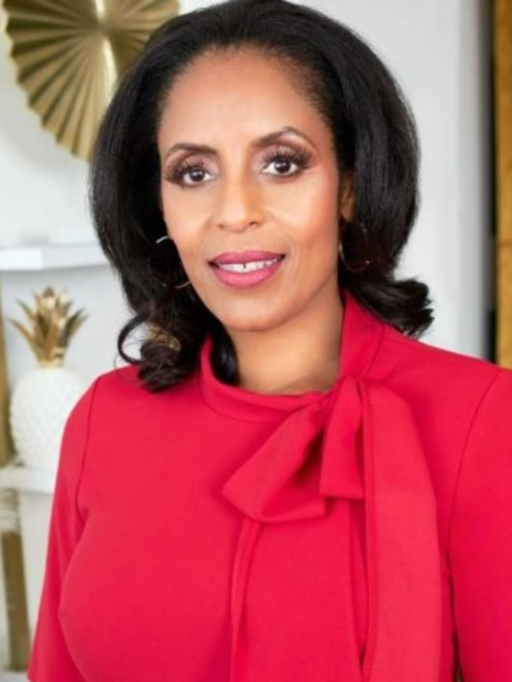 Headshot of Commissioner Thela Thatch